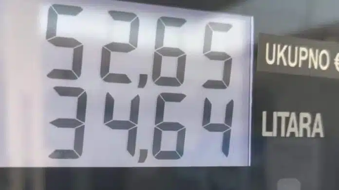 Ako točite gorivo u Hrvatskoj: Kad je pogledao na brojilo, Ako Tocite Gorivo U Hrvatskoj Kad Je Pogledao Na Brojilo