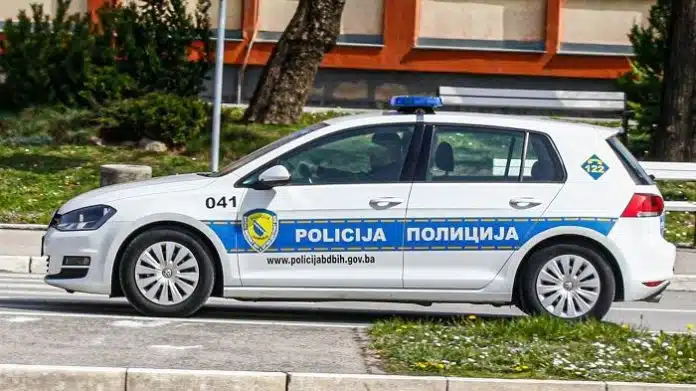 Brcaci Osudeni Jer Su Tajno Snimali Seksualni Cin Dvoje Sugradana