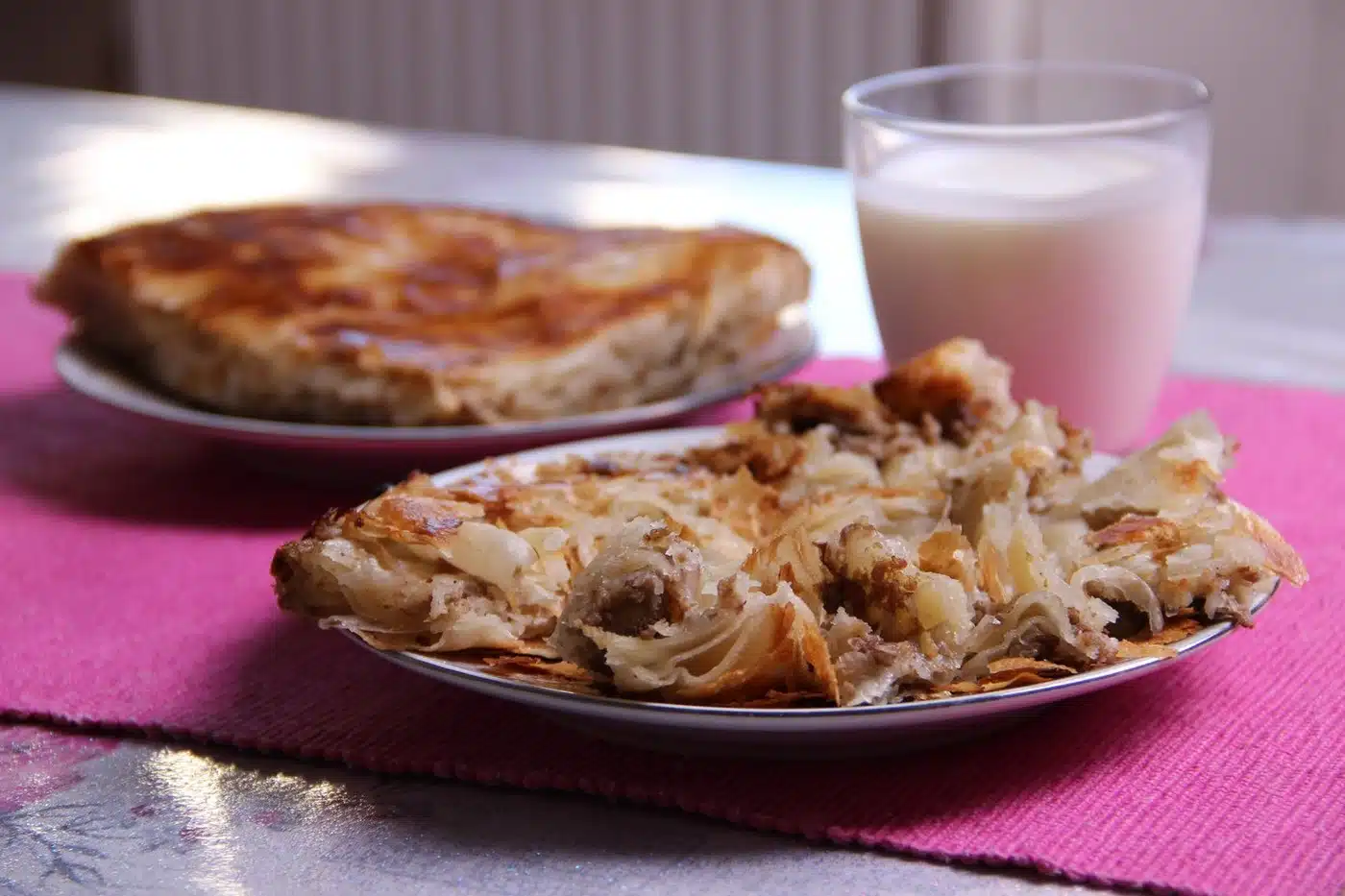 Burek gotov za 15 minuta: Napravite ga po ovom receptu i bit će bolji od kupovnog