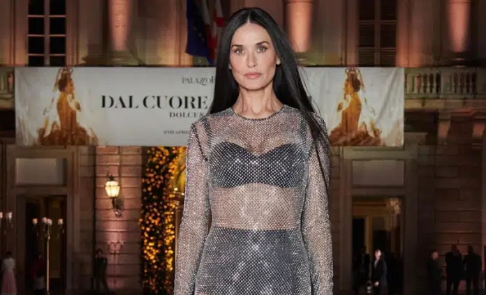 Demi Moor Potpuno Hipnotisala Milano Ljepotom A Njen Glavni Trik