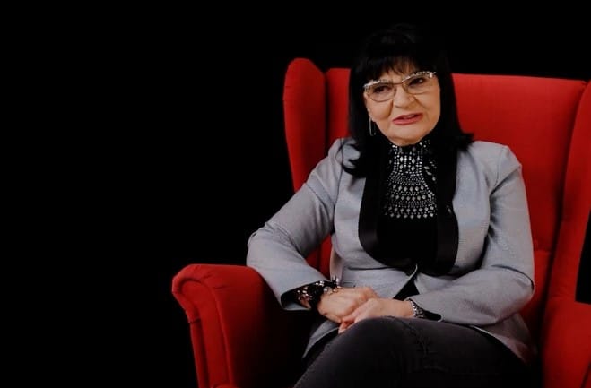 Sreco Jabuko Moja Pomiricete Se Pjevacica Otkrila Kako Je Tjesila