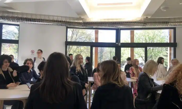 U 2024 Godini 1239 Ucenika I Studenata Dobija Stipendije