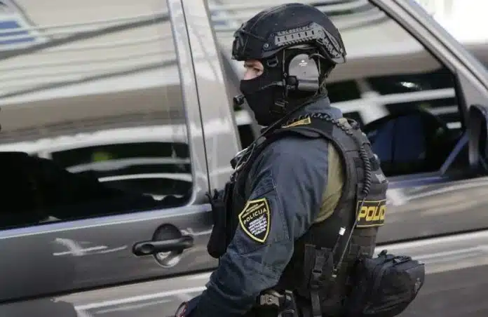 Europol Razbio Mrezu Prevaranata Putem Call Centara Pozivi Stizali I