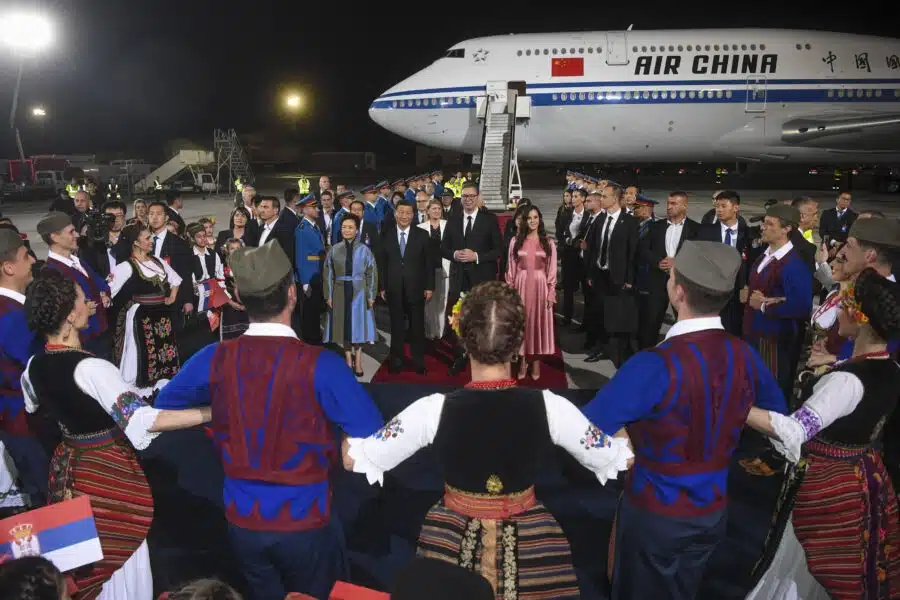 EVROPSKI MEDIJI GRME: PEKING PRETVARA SRBIJU U SVOG TROJANSKOG KONJA