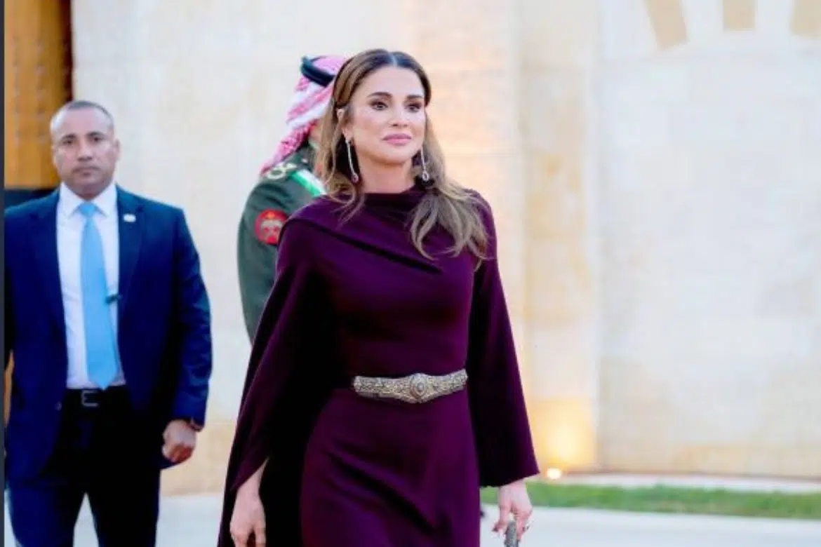 Kraljica Rania nosi haljinu brenda koji voli Kate Middleton: Jedan mali detalj gotovo sve upropastio