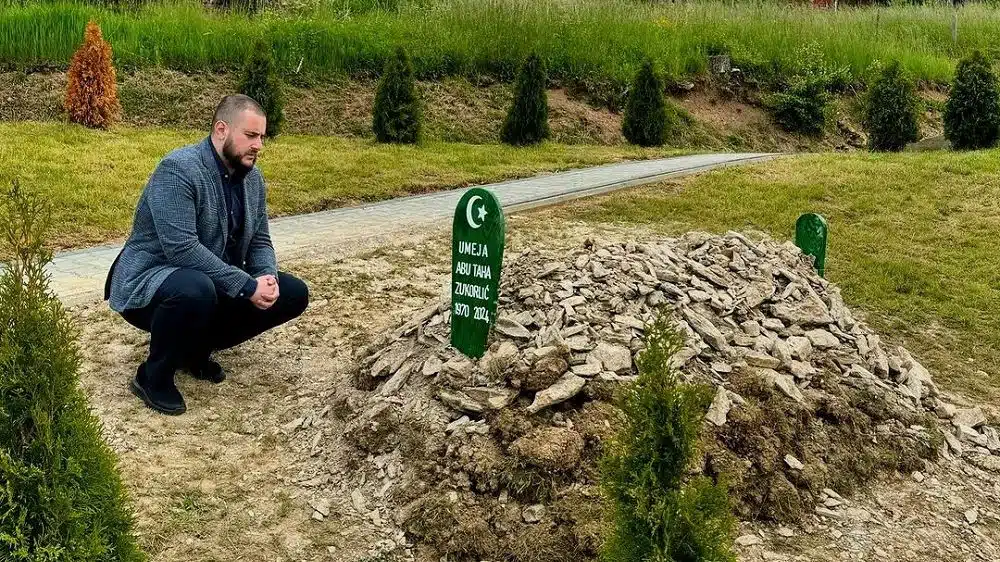 Usama Zukorlić objavio je dirljivu poruku: “Majko, tvoja molitva će nedostajati, ali borba se nastavlja…”