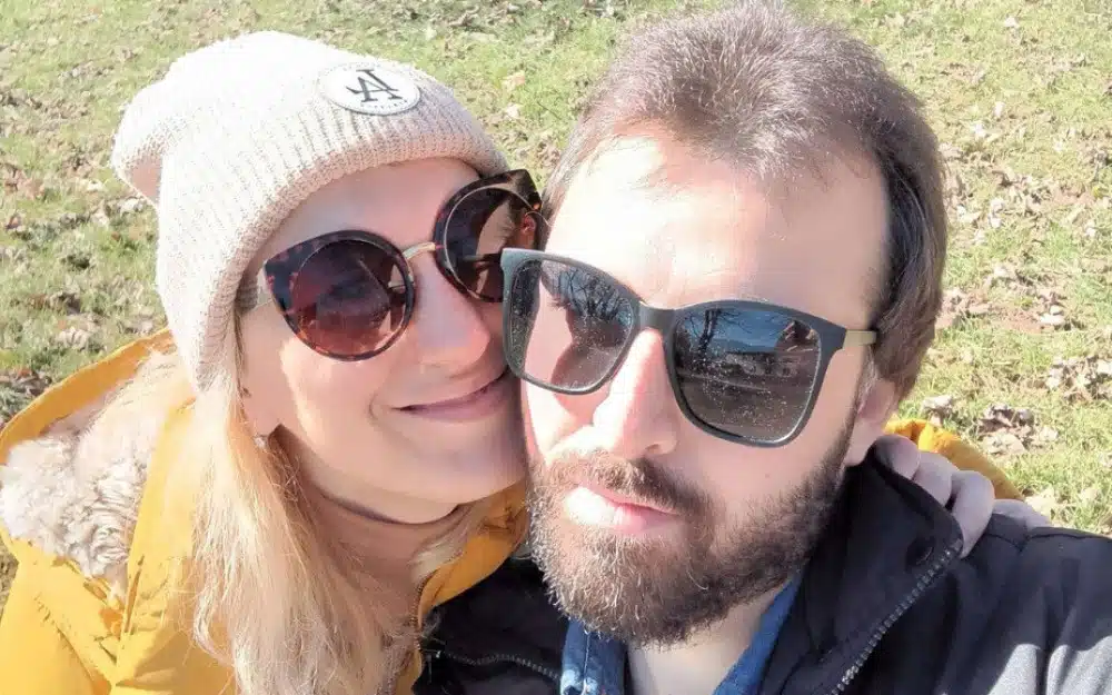 Suprug je danima zadržao mrtvu suprugu u stanu i pisao ljubavne statuse o njihovoj sreći.