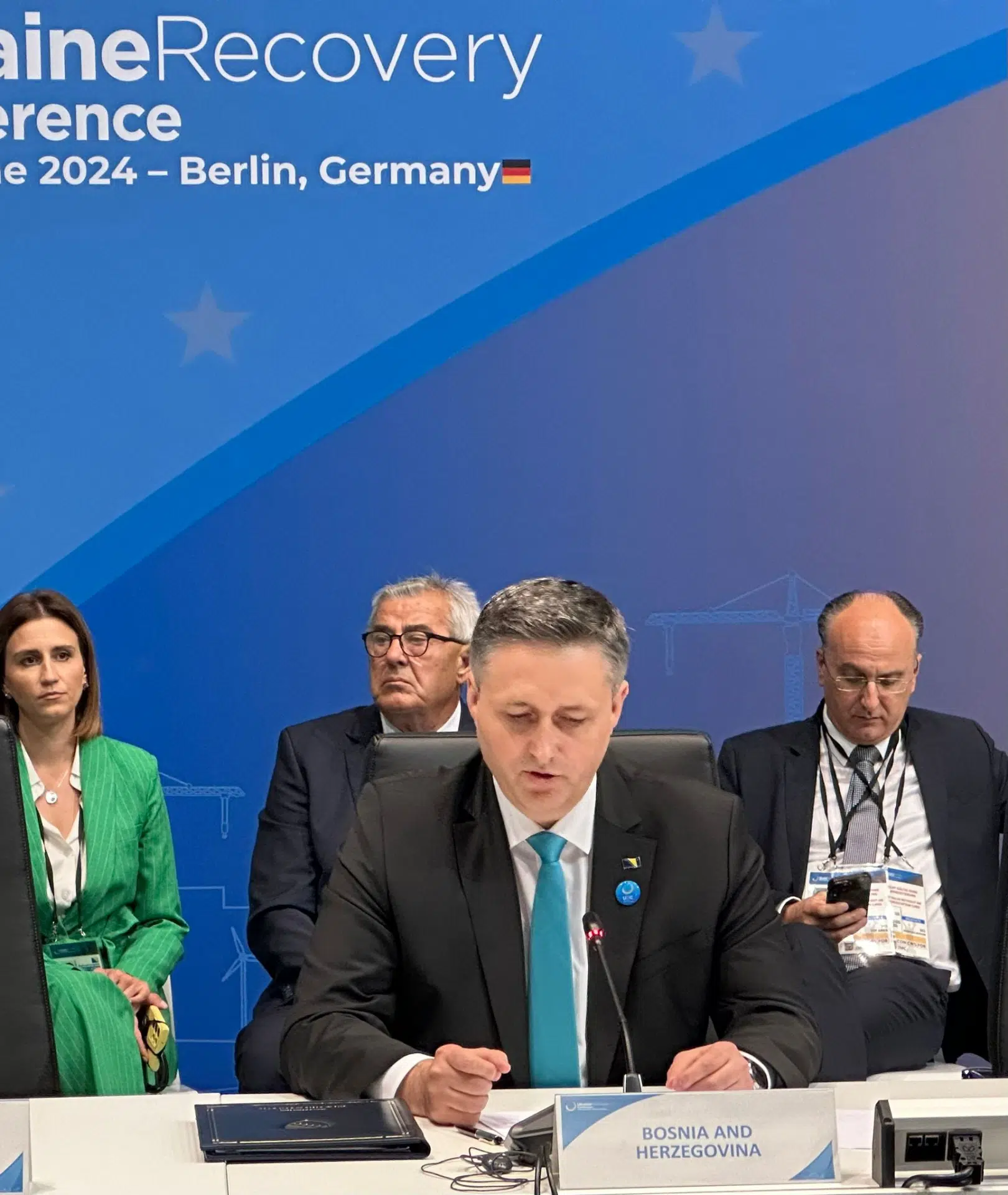 Bećirović na Samitu u Berlinu: BiH može pružiti pouzdanu podršku obnovi Ukrajine