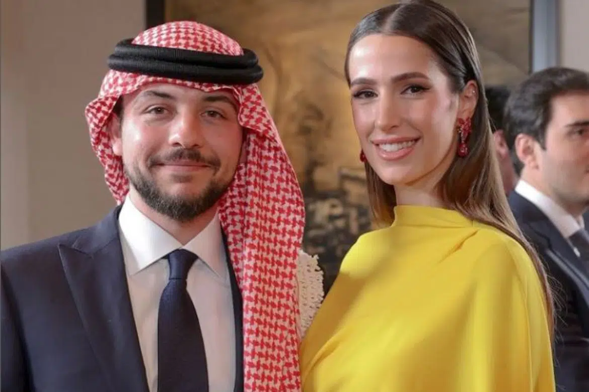 Na prvu godišnjicu braka objavljene fotografije trudne jordanske princeze: Otkrivena boja haljine koju je izabrala