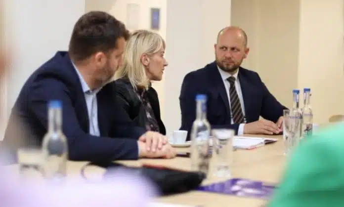 Okerić i Katica se sastali u Zavodu za izgradnju KS: