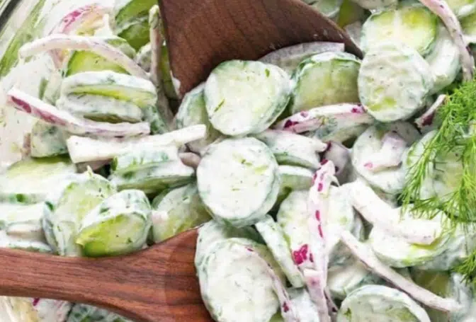 Hladna i osvježavajuća salata od krastavaca - savršena uz roštilj