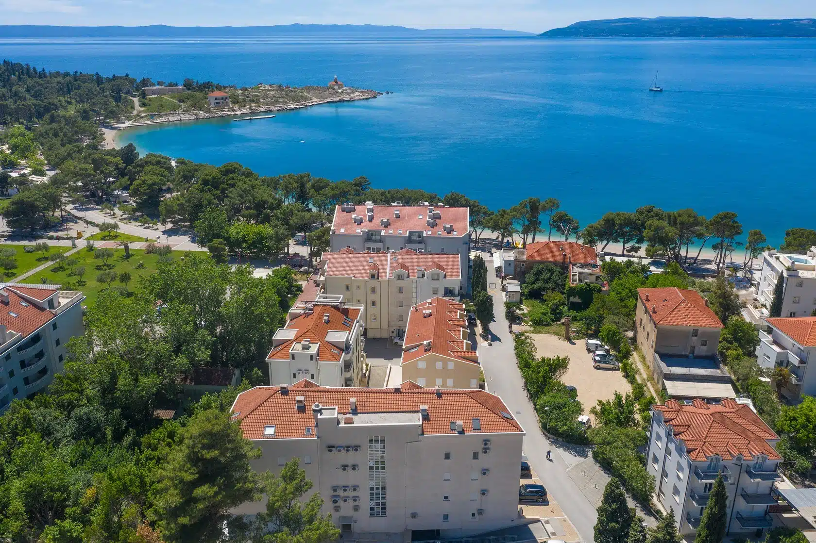 Inspektori provjeravaju pečate na apartmanima duž Makarske rivijere, u prevari uključeni i građani Bosne
