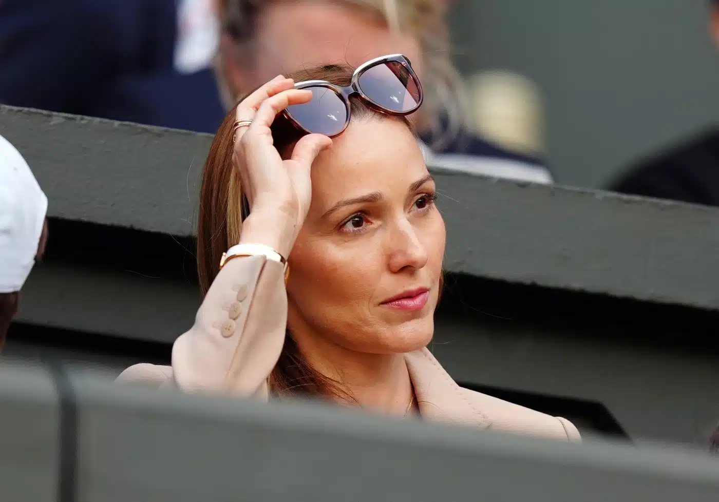 Jelenina elegancija na tribinama Wimbledona – komplet koji bi svaka žena trebala imati.