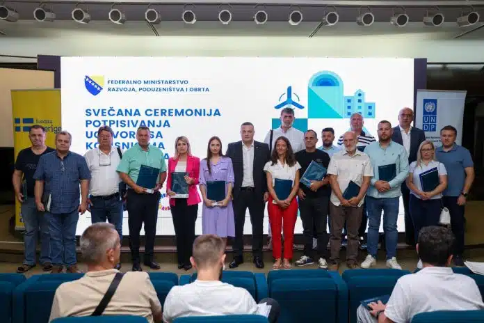 Ministar Mijatović potpisao ugovore za podršku 248 poduzetnika od ukupno