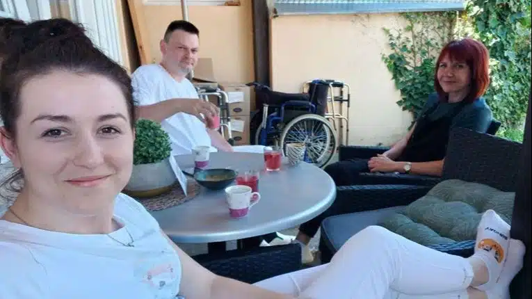 Ova slika je napravljena samo sat prije masakra: Damir je bio voljen, došao je da zamijeni kolegicu