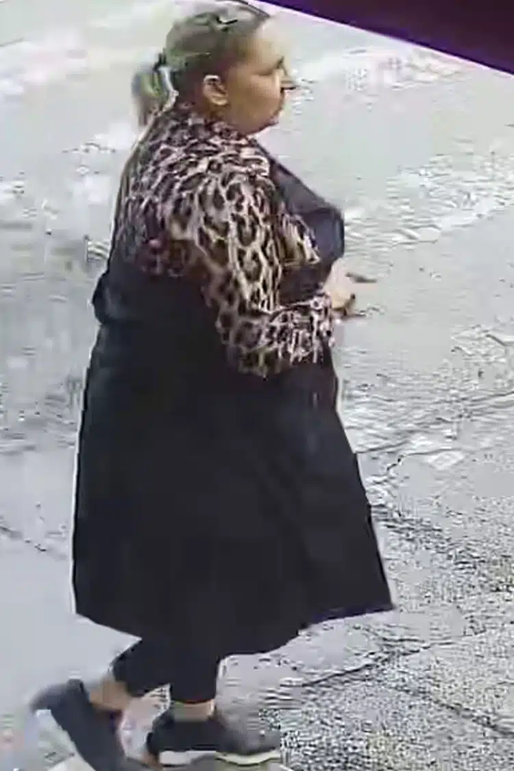 Policija traži ženu sa fotografije zbog prevare.