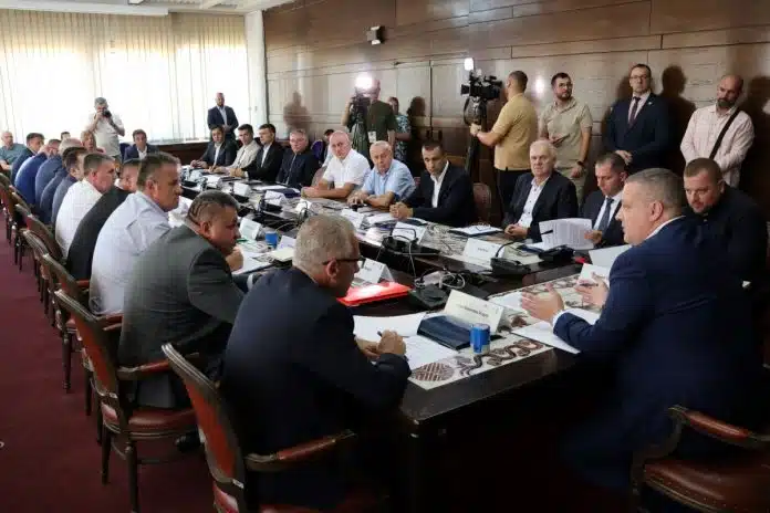 Ministar Mijatović dodijelio ugovore za dodatnih 233 korisnika poticaja -