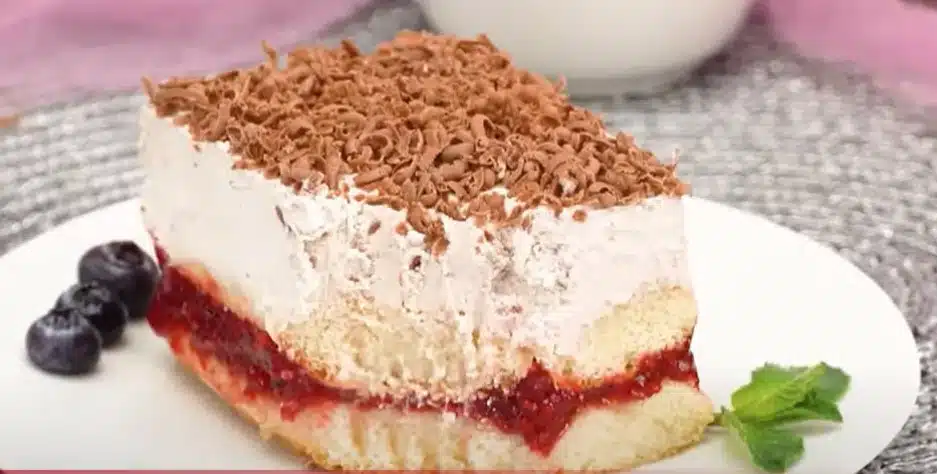 Torta od sladoleda sa piškotama: Brza i ukusna poslastica za 5 minuta
