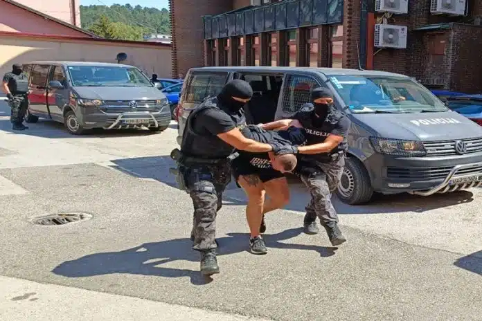 Izvršeni pretresi na 10 lokacija u Tuzli i Živinicama, pet