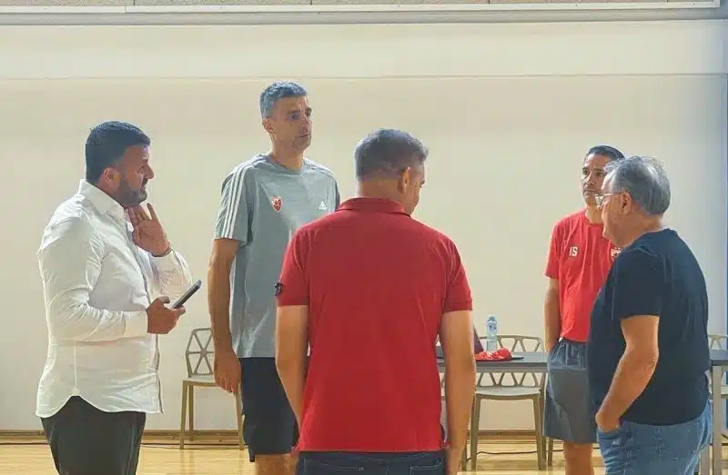 JEDAN OD ČELNIKA SE OGLASIO: Zvezda traži B licencu EL, razgovor o Petruševu i lokalnim igračima