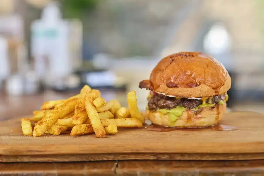 NAJUKUSNIJI DOMAĆI BURGERI U 10 MINUTA BEZ ROŠTILJA