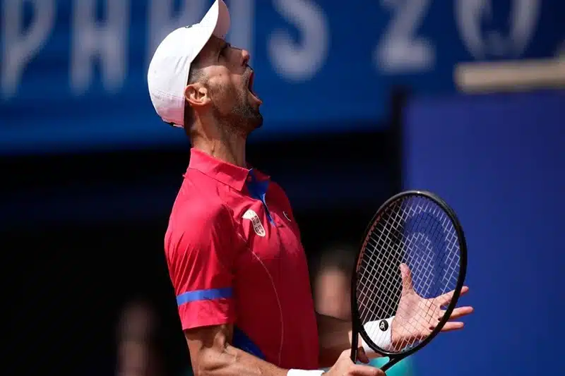 Novak Đoković je ispisao historiju: Pobijedio je Alkaraza i osvojio olimpijsko zlato.