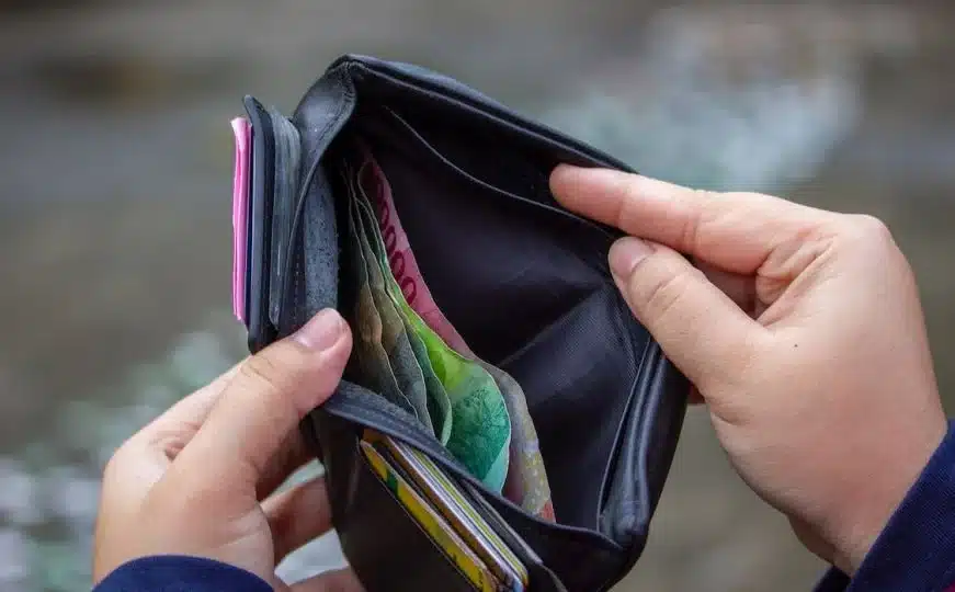 Plata vam ne traje onoliko koliko bi trebala? Evo pet koraka kako da je razvučete kroz cijeli mjesec.