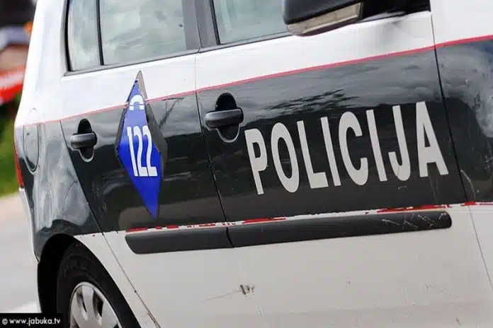 Saobraćajna nesreća u Hadžićima: Poginula 27-godišnjakinja, muškarac bez vozačke dozvole