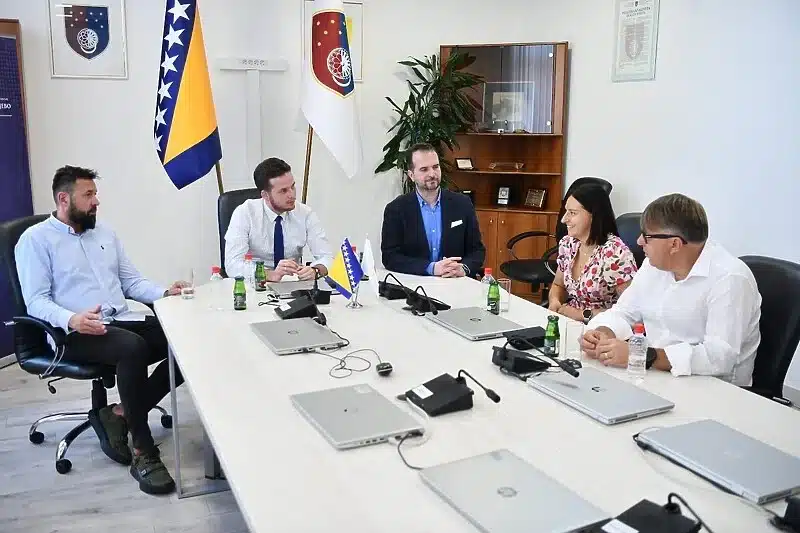 Vlada KS pružila finansijsku podršku za pripreme Elvedine Muzaferije, najbolje bh. skijašice