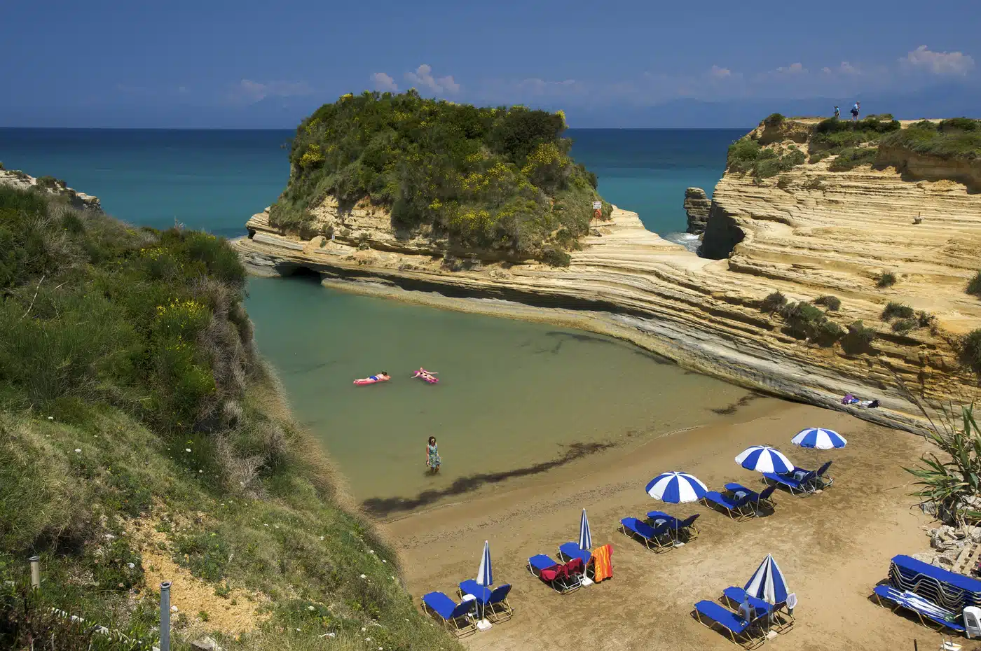 Zanimljiva legenda o Jedinstvenoj plaži na Krfu: Parovi koji preplivaju kanal ostaju zauvijek zajedno
