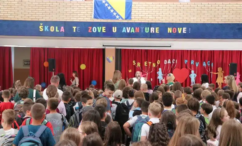 Uvod u novu školsku godinu: Ministrica Hota-Muminović posjetila vrtiće i škole, započeta izgradnja nove škole na Stupu
