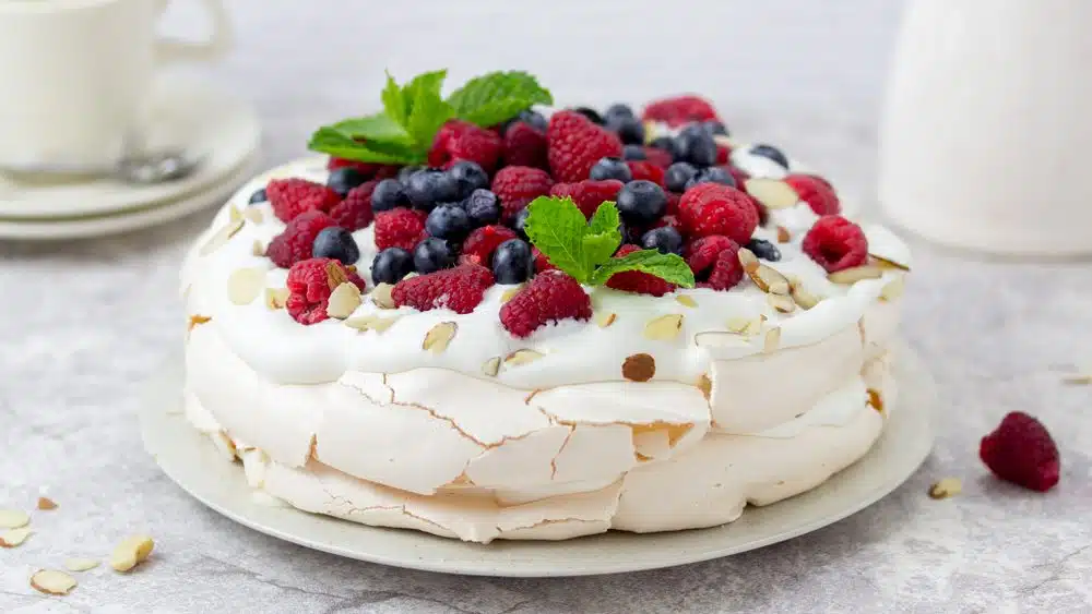 Pavlovljeva torta: Osvježavajuća raskošna poslastica za oduševljenje gostiju bez puno napora