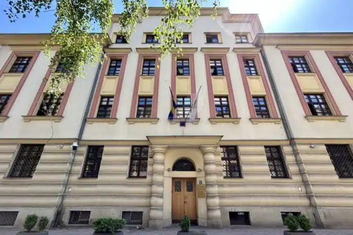 Učenik (18) predao nadležnosti Tužilaštvu KS: Uhapšeno šest osoba zbog