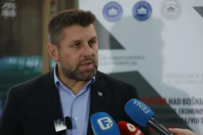 Duraković o obustavi sredstava za Srebrenicu: “Odluka Vlade KS je