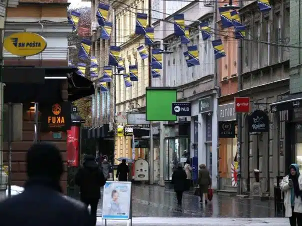 Građani BiH žele u EU, ali ne vjeruju institucijama i