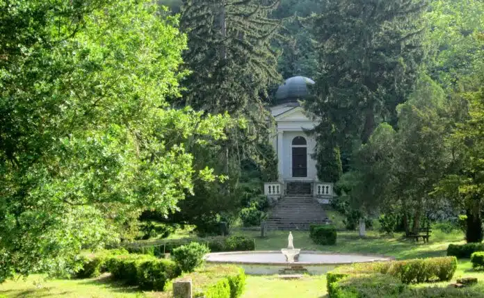 Da li ste znali da u Srbiji postoji Versajski park,