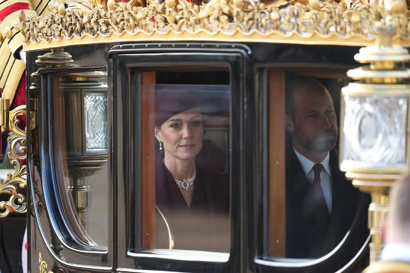 Kate Middleton vratila se na posao u najpopularnijoj boji sezone: Čista elegancija od glave do pete