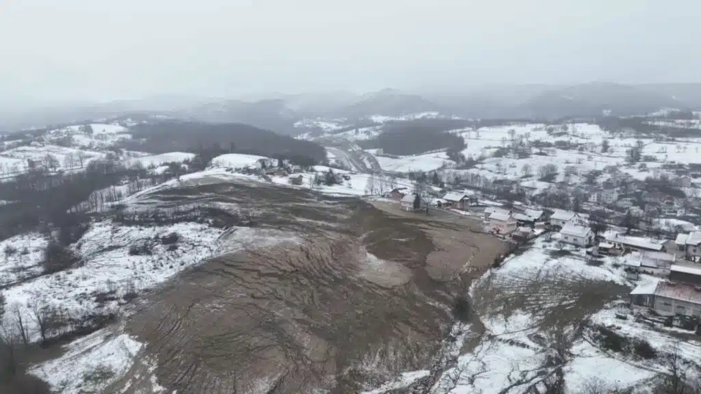 Klizište kod Maglaja nakon 2015. nije sanirano, a dovožen novi materijal