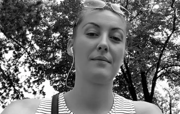 Prijatelji i porodica se opraštaju od Saške