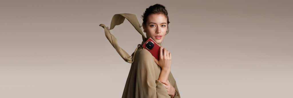 MKT Lifestyle Shots Nebula Red2 JPG 3 1 Large