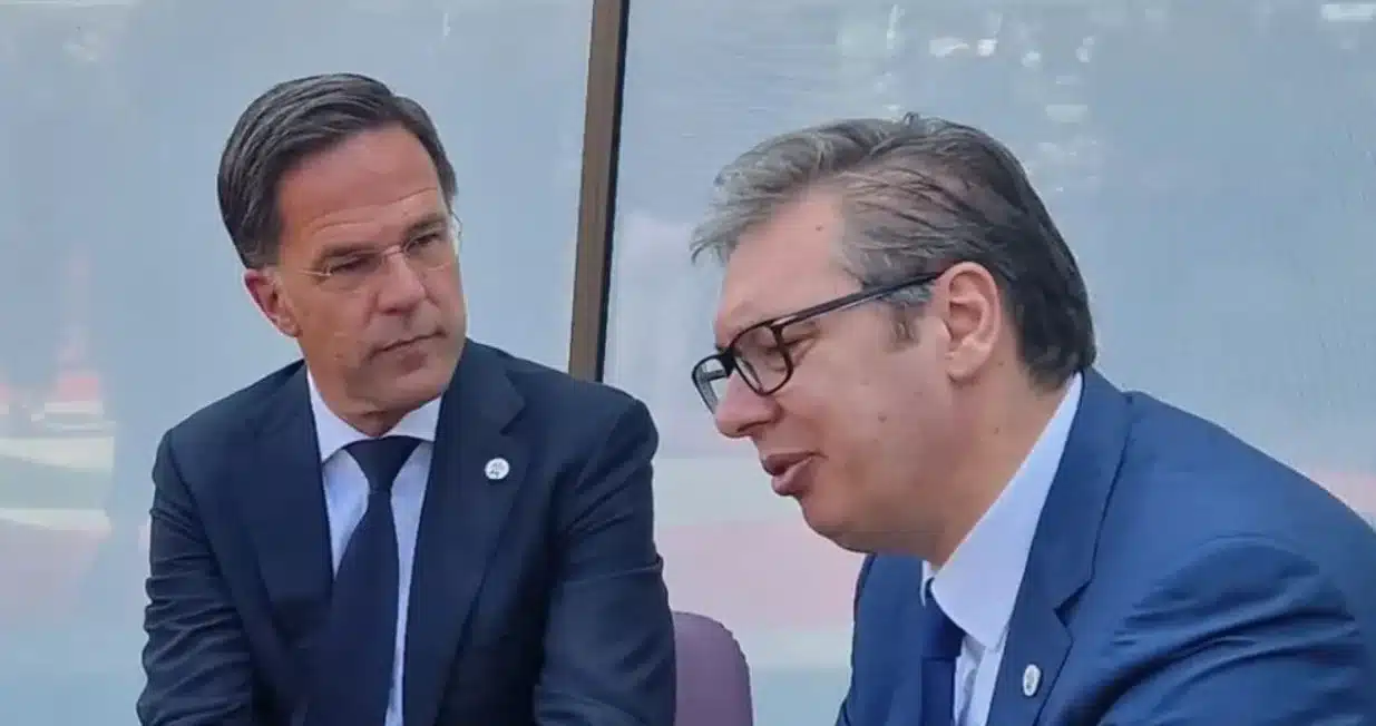 Linija “užarena”: Vučić s generalnim tajnikom NATO -a raspravlja o Bih, to su detalji