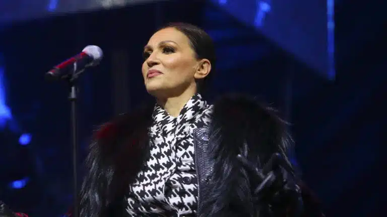 Banana-sandali su apsolutni hit, a Nina Badric ih nosi s kompletom “pidžama”