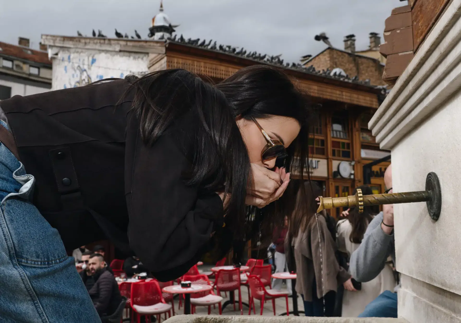 Pojavile se stare fotografije iz Sarajeva: Milica Pavlović u društvu jednog poznatog kolege