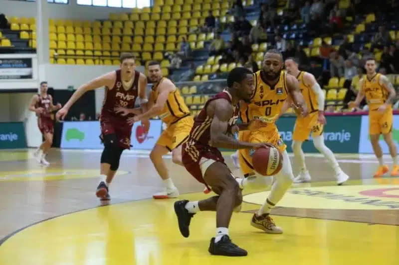 ABA League: FMP je ostao u utrci Playhouse, Pao se podijelio na gripu!