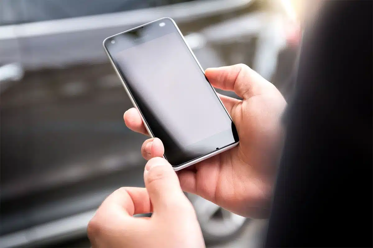 DIGITALNA PAUZA Francuska pooštrava zabranu mobilnih telefona u školama