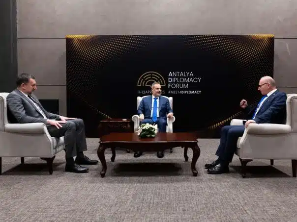 Ministri vanjskih poslova BiH, Turske i Hrvatske na sastanku na