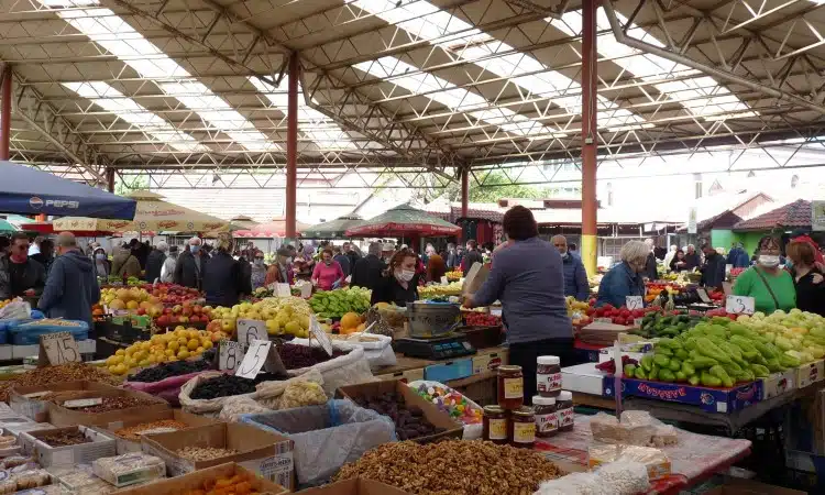 Izvršeno devet inspekcijskih nadzora u trgovinama koje vrše promet voća i povrća, a koje se nalaze na području Dobrinje