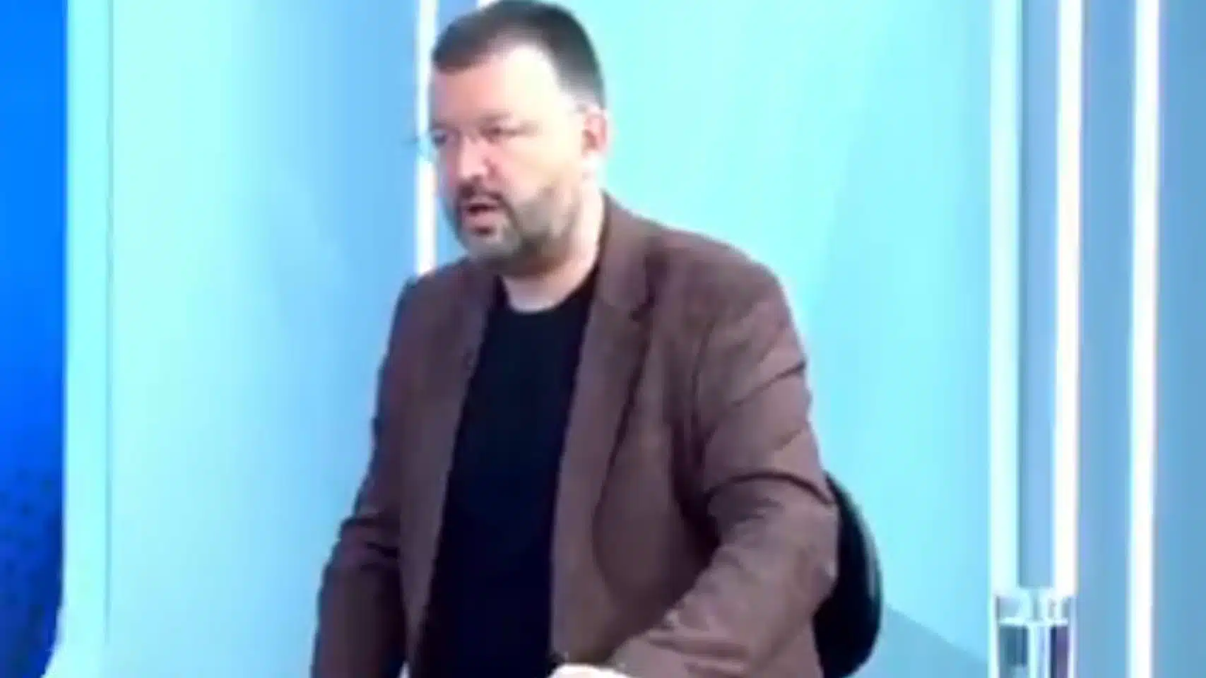 “Koralno srce Srbije”: Profesor Antic želio je braniti dekana Patricka Drida, a možda je bio bolji tihi jer se cijeli njegov Internet smiješi