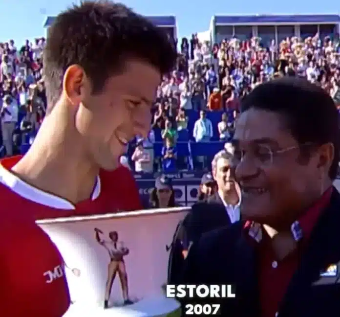 Kuhajte kavu i uživajte: Pogledajte kako je Novak podigao svih