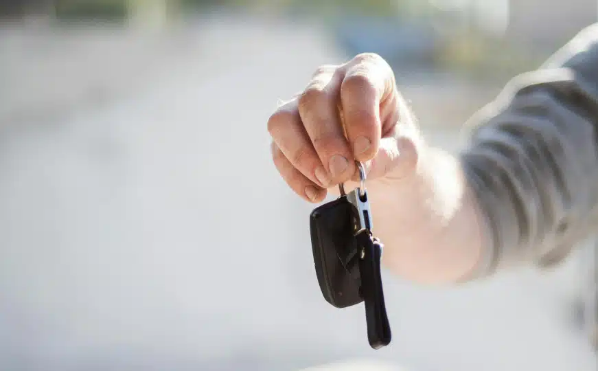 Kupujete polovan automobil? Ako ovo primijetite, motor bi mogao biti pred kvarom